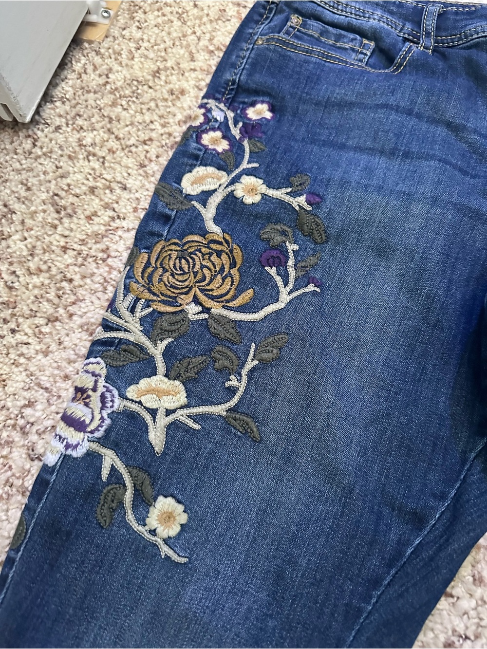 Embroidered Blue Skinny Jeans with Floral Detail - Picture 5 of 8